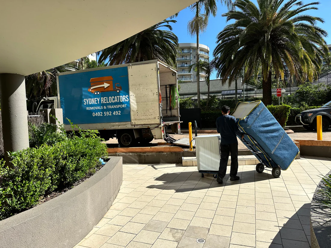 Sydney Relocators crew on a Kirribilli move